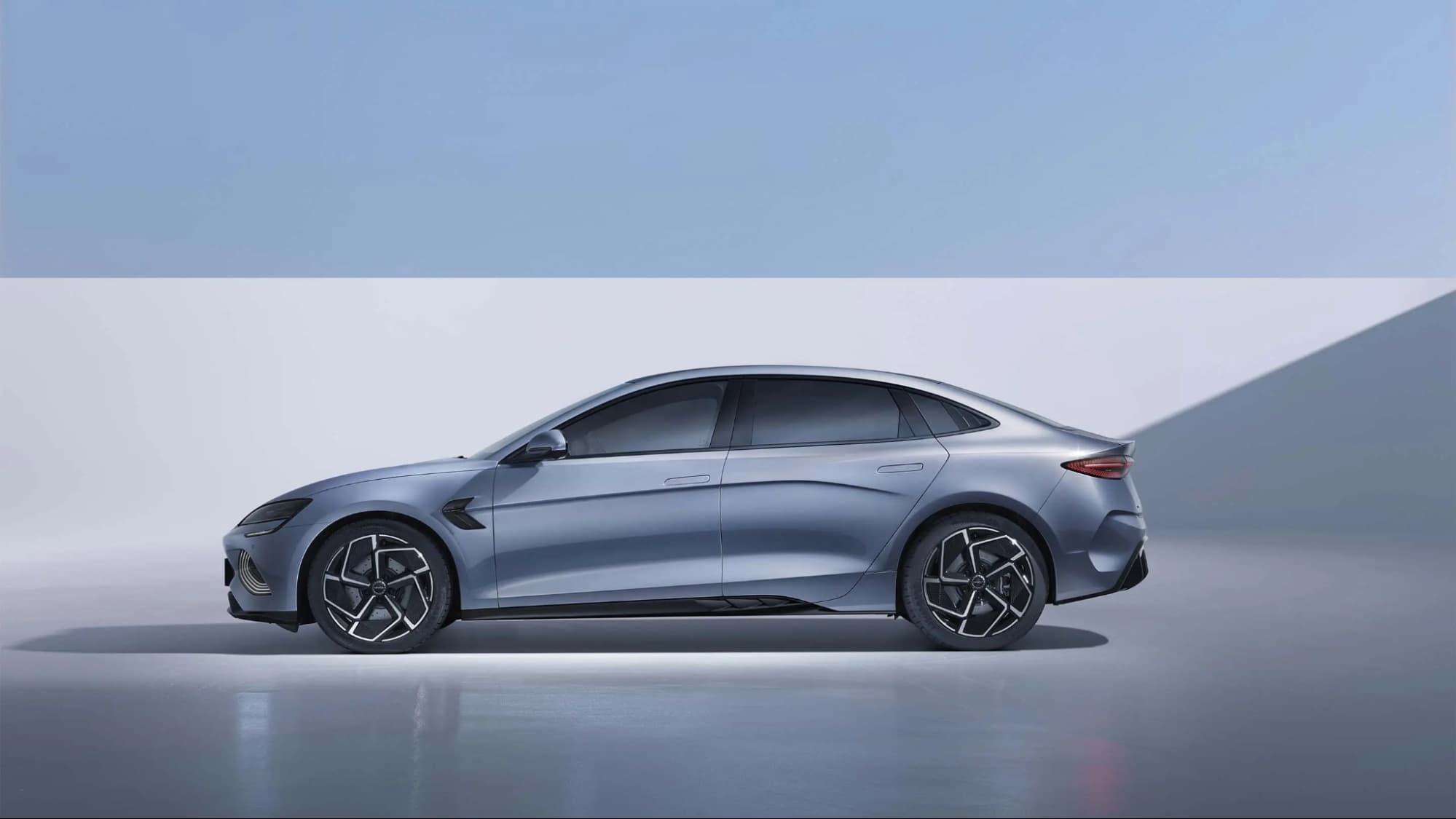 Carro BYD Seal prata